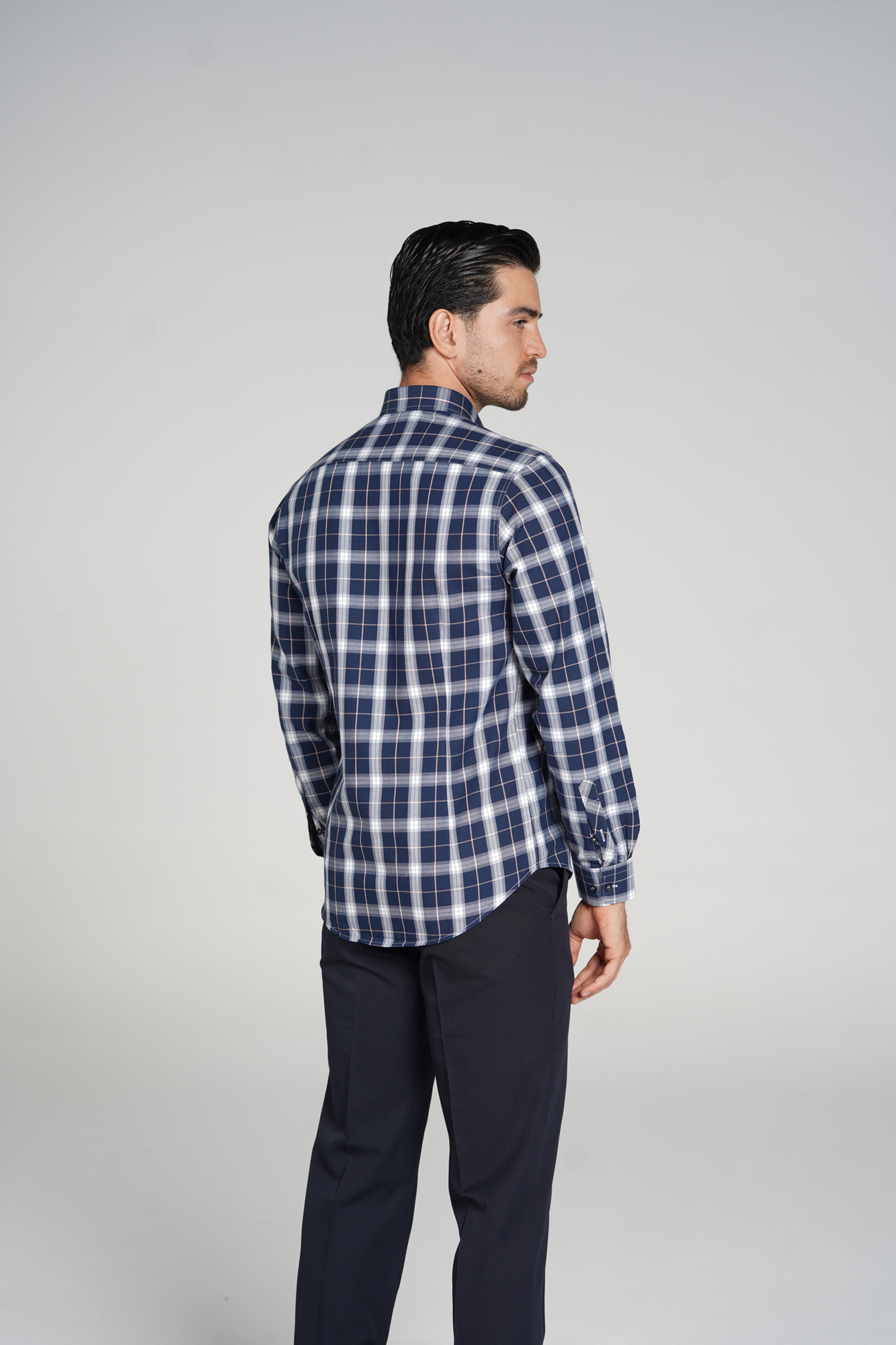 پیراهن چهارخانه