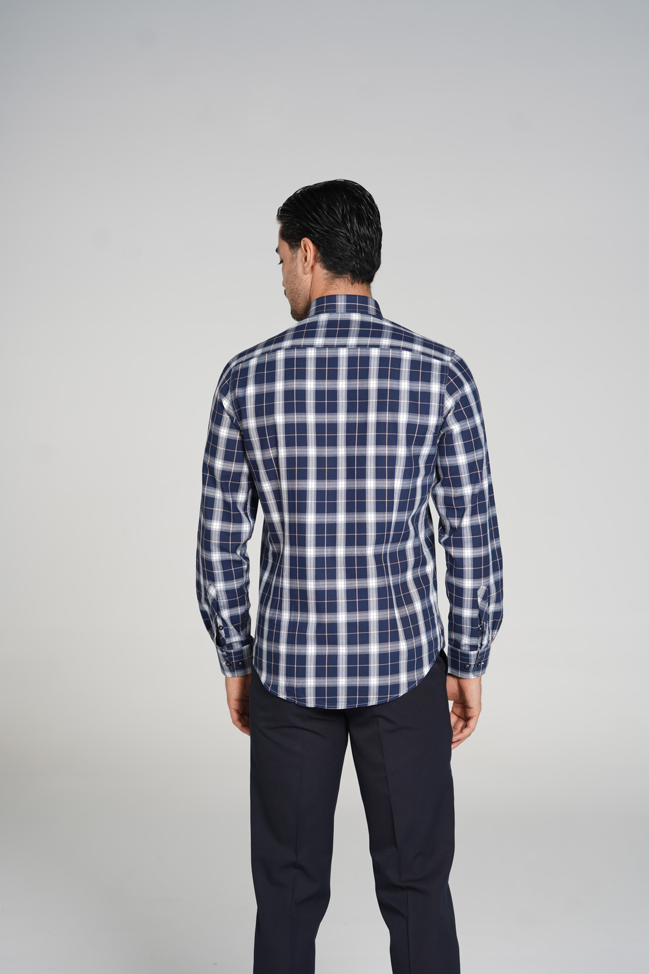 پیراهن چهارخانه