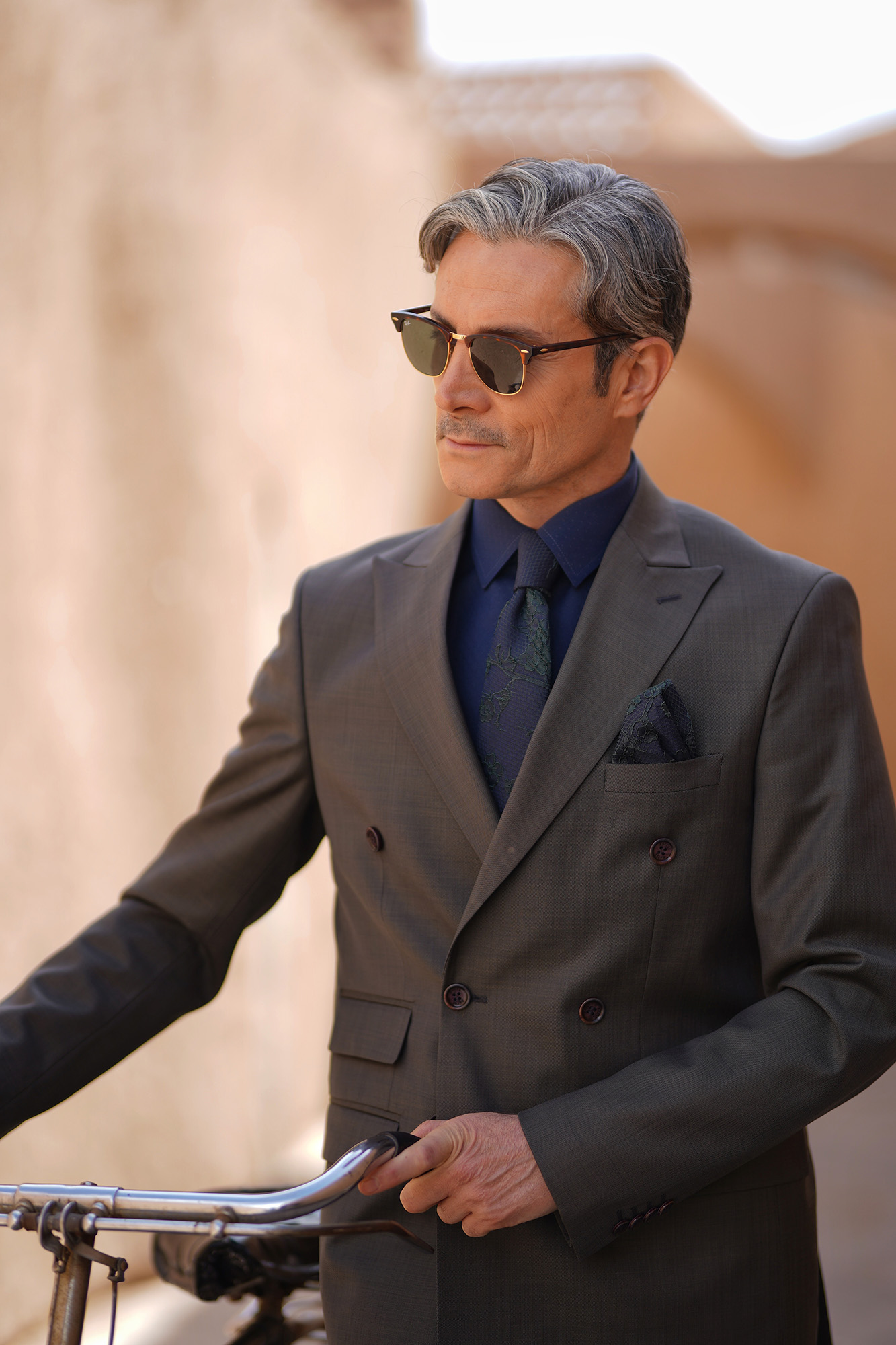 کت شلوار شش دکمه آلتین